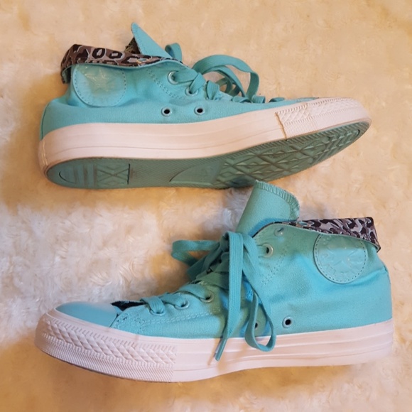 wiz khalifa chuck taylors